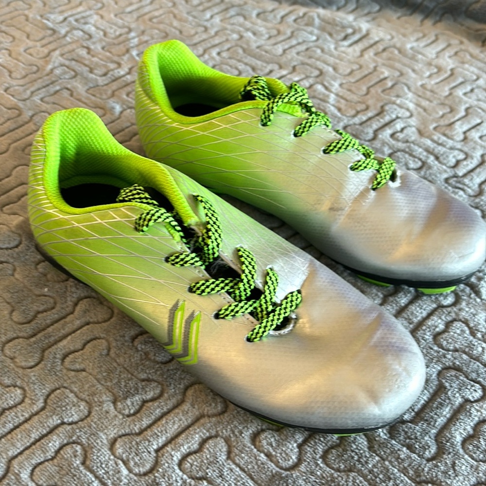 ⚽️ Kids DSG Soccer Cleats ⚽️